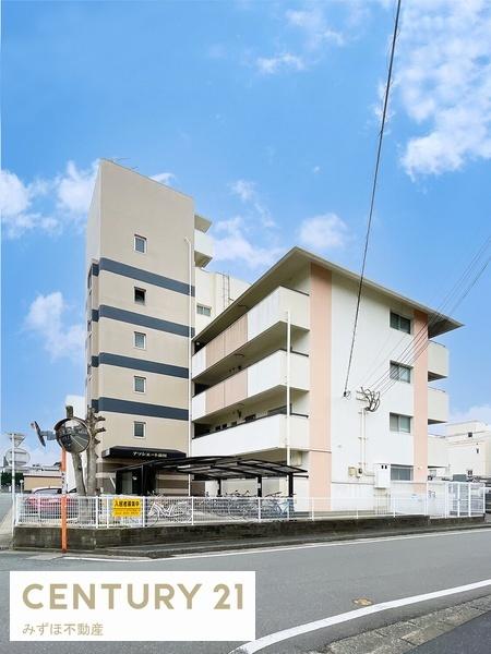 アソシエート前田