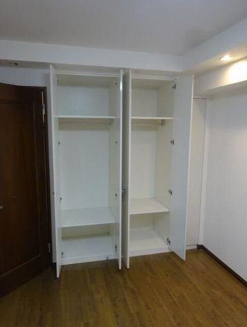 WHITE219