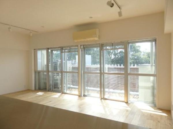 渋谷区富ヶ谷２丁目のマンション