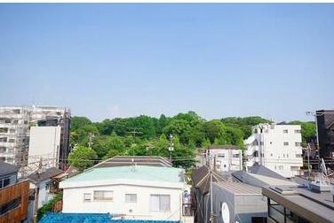 渋谷区代々木５丁目の貸家