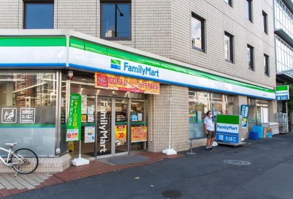 グランドハウス中目黒(ファミリーマート目黒東山一丁目店)