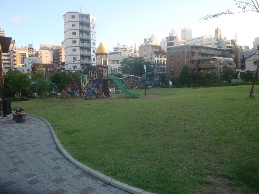ComoYotsuya(新宿区立富久さくら公園)