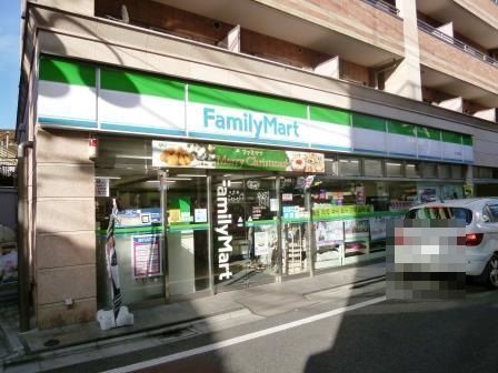 J’sコート三軒茶屋(ファミリーマート太子堂店)