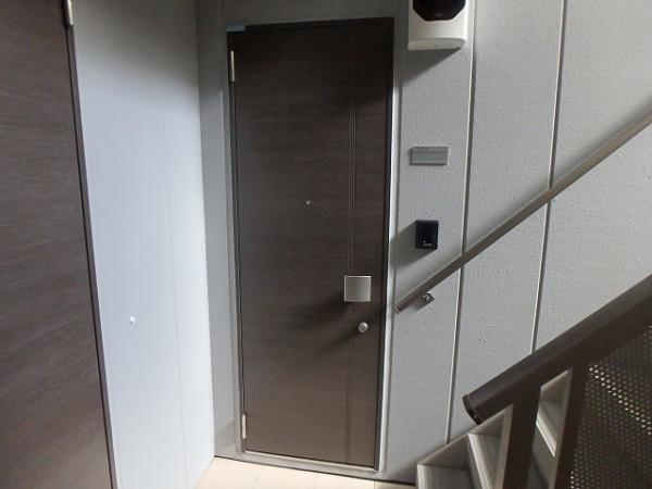 J'sコート中野 B棟(玄関)