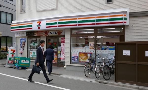 渋谷区初台１丁目のマンション(セブンイレブン渋谷初台1丁目店)
