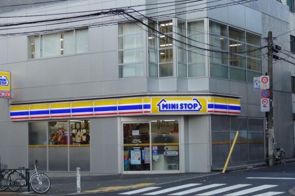 神宮北参道レジデンス(ミニストップ千駄ヶ谷3丁目店)