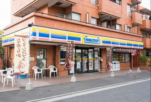 アンプルールフェールドゥイズミ(ミニストップ杉並和泉町店)