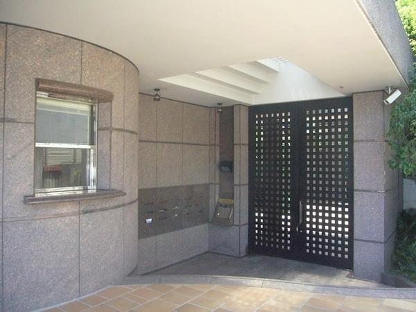 カルムアパルトマン１１０代沢