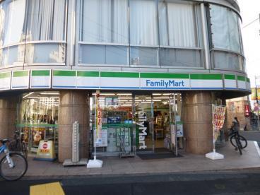 代々木パークハイツ(ファミリーマート渋谷富ヶ谷一丁目店)