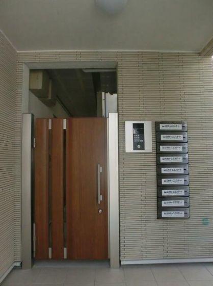 リラ下北沢