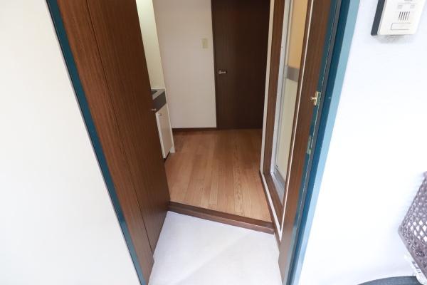 コスモハイツ中央(玄関)