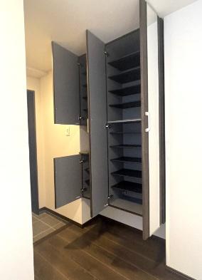 Aristashirakibaru(玄関)