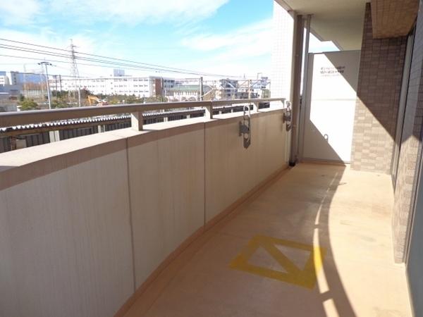 センチュリー大野城駅前