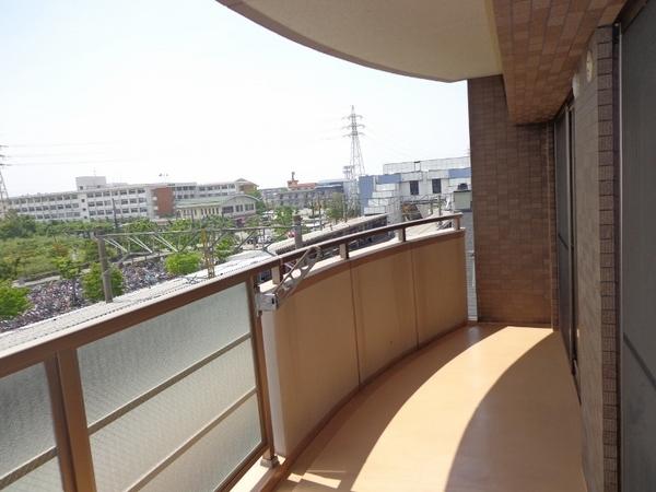 センチュリー大野城駅前