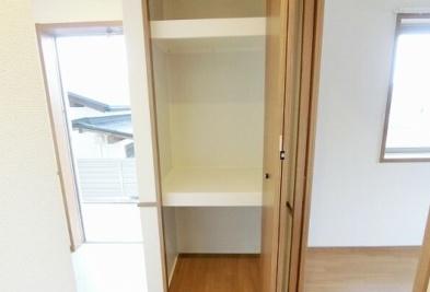 タウンハウスメイ