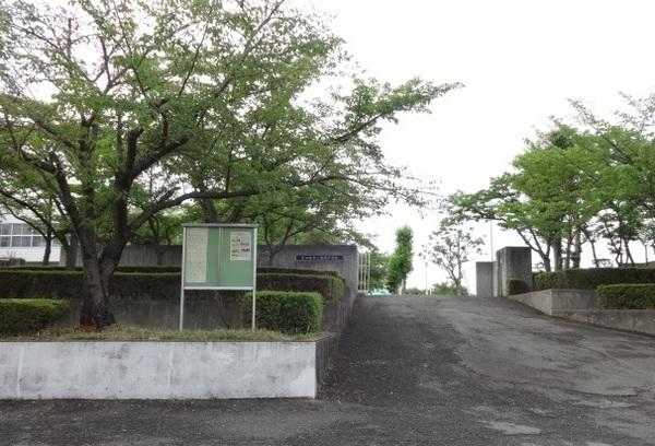 プランドール ソフィア A棟(富田林市立葛城中学校)