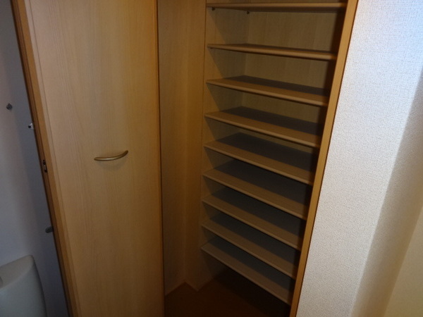 シャロルエヌ