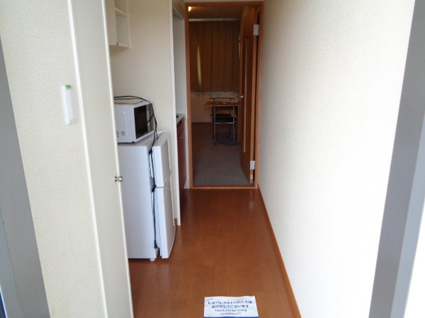 レオパレスコンフォール中野(玄関)