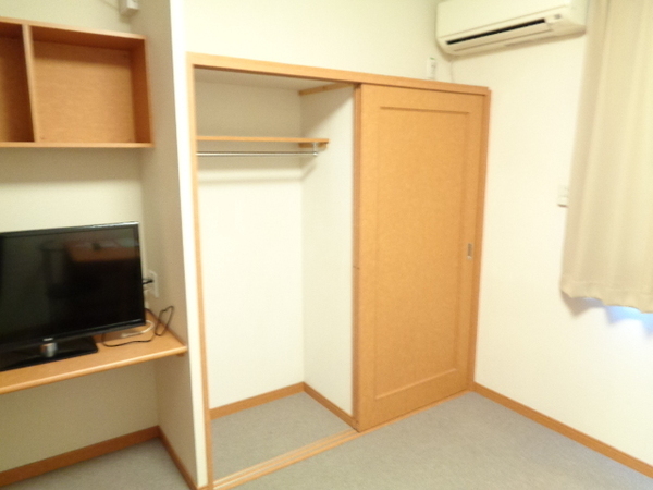 レオパレスコンフォール中野(収納)