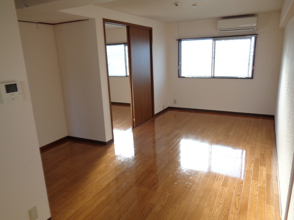 川端マンション