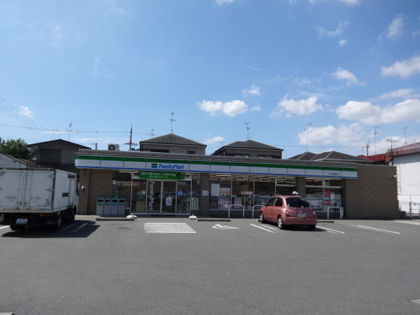 メゾンホワイト(ファミリーマート河内長野錦町店)