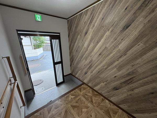 西板持町８丁目　貸家