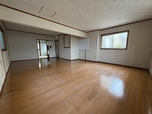 西板持町８丁目　貸家