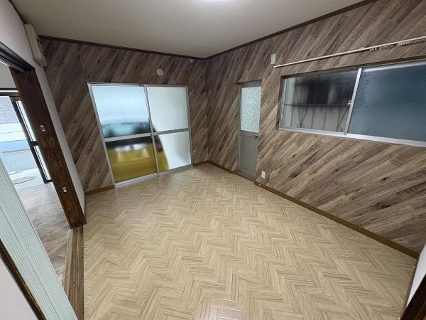 西板持町８丁目　貸家