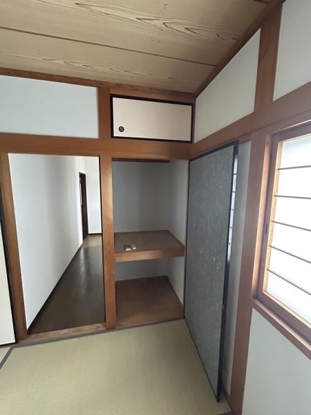 新家２丁目貸家