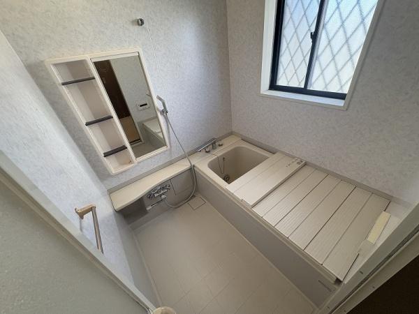 河南町さくら坂１丁目　貸家