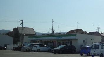 グリーンハイツ　Ａ棟(ファミリーマート富田林中野町東店)