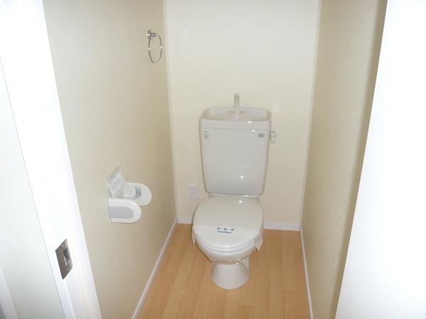 クレストコート　B棟