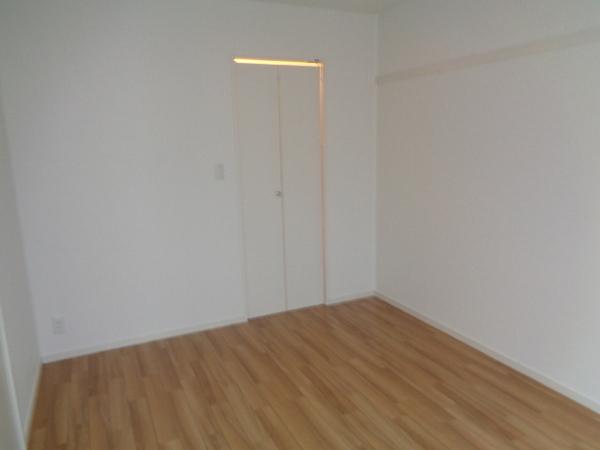 クレストコート　B棟