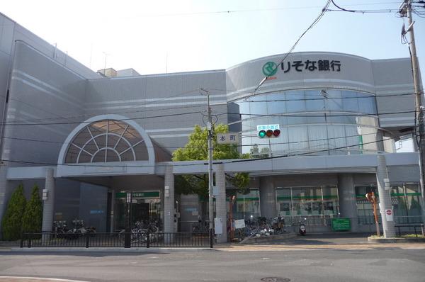 レオパレス川向(りそな銀行富田林支店)