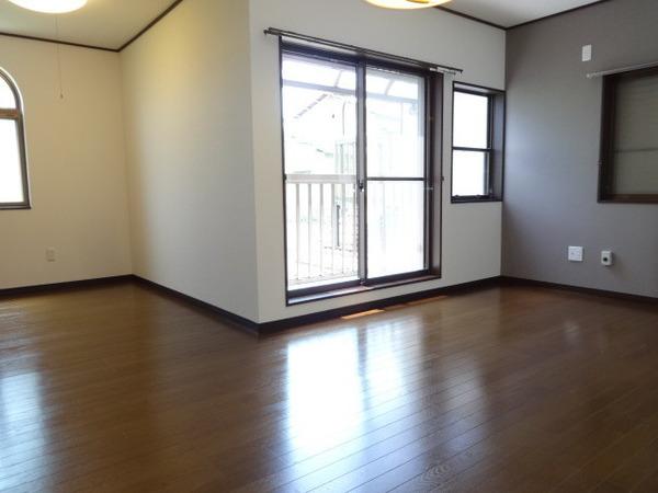 北大伴２丁目貸家