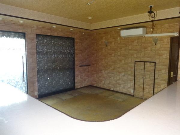 梅の里１丁目　貸店舗付住宅