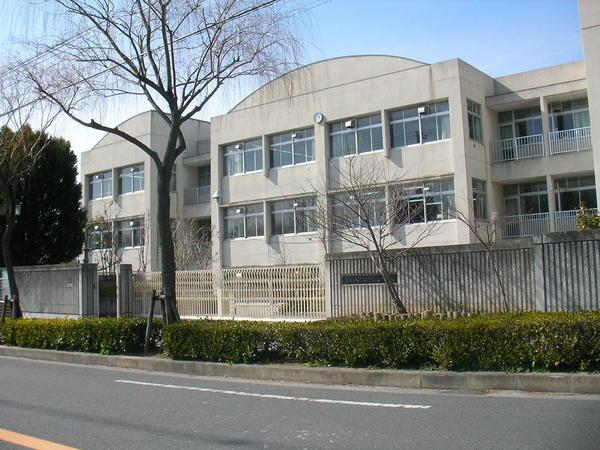 七々色ハイツ(富田林市立明治池中学校)