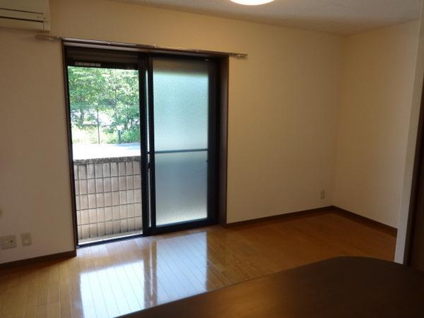 アンプルールクラージュmontvert