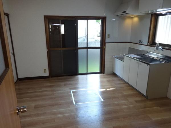 向陽台５丁目貸家