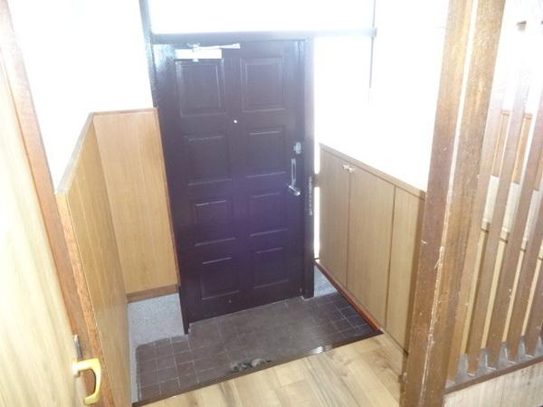 西板持町２丁目貸家