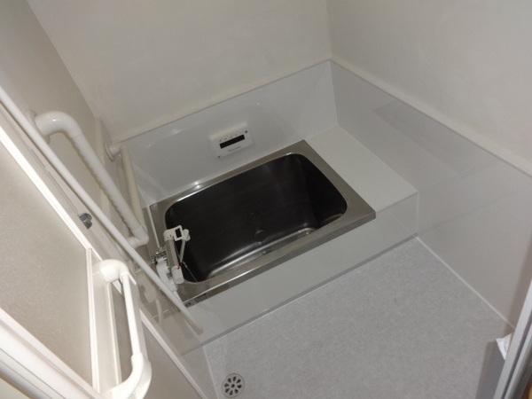 西板持町２丁目貸家