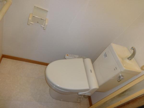 西板持町２丁目貸家