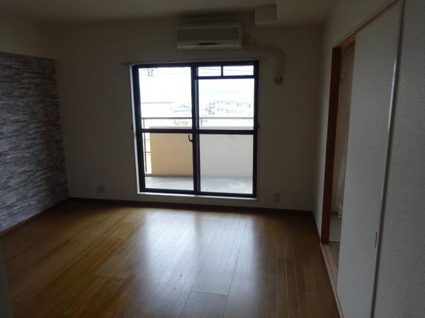 メゾンアザレア