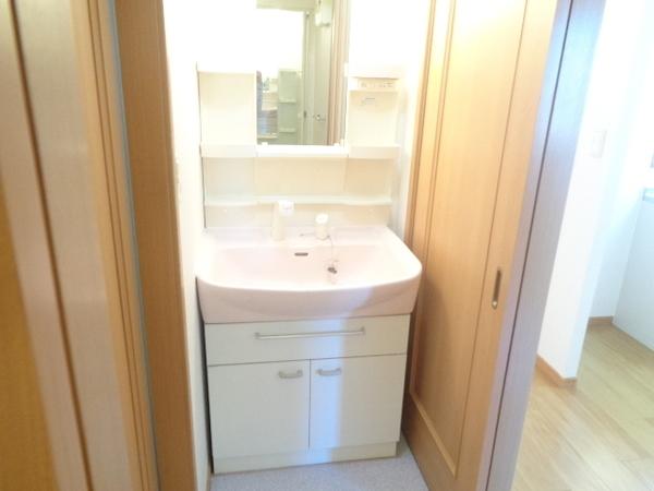 シェーネ　エレガンシア