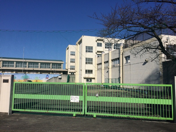 相生山団地33号棟(名古屋市立相生小学校)