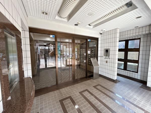 ライオンズマンション泉第2(エントランス)