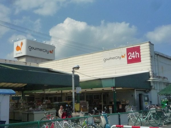 サンハイツ逆瀬川(グルメシティ小林店)