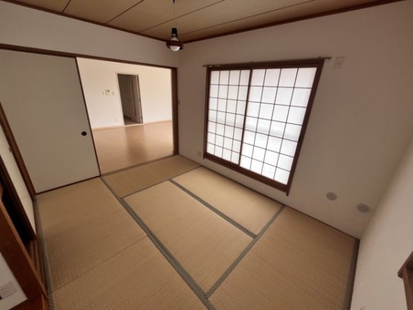 シェラビア東山台二番街211号棟