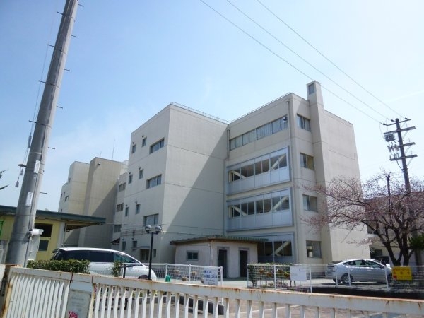 ローレルハイツ宝塚2号棟(宝塚市立　高司中学校)