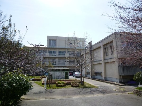 サニーヴィラ小林(宝塚市立　光明小学校)